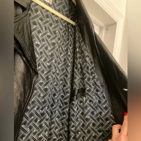 Black leather trench coat - Picture 4 of 12